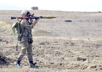 ƏÜO-da hərbi vəzifəlilərlə təlim toplanışı keçirilib