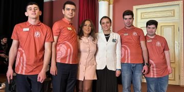 Xalq artisti Tünzalə Ağayeva autizmli uşaqlarla görüşdü – VİDEO