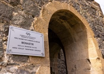 Daşkəsən rayonunda mövcud olan abidələrə məlumat lövhələri quraşdırılıb