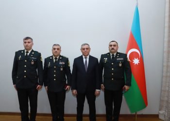 Səfərbərlik xidmətinin hərbi qulluqçularına medallar təqdim edildi(FOTOLAR)