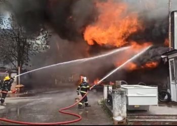 Binəqədidə yanğının tam söndürülməsi istiqamətində tədbirlər davam edir-FHN(fotolar)
