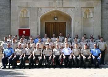 “Qərargah zabiti kursu”nun buraxılış mərasimi keçirilib