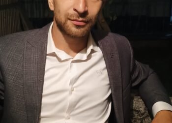 Nəfs şahı köləyə çevirər, səbr isə köləni şah edər