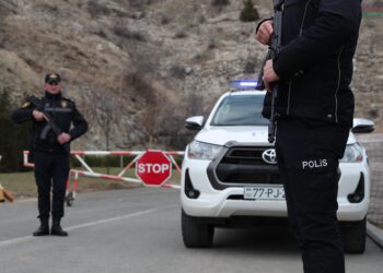 Tapdığı avtomatla saxlanıldı, gizlədilən və satılan döyüş silahları aşkarlandı – Polis əməliyyatı