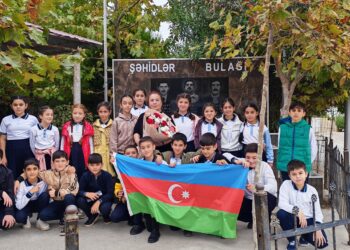 Görədil məktəbinin şagirdləri şəhid baş leytenant Hüseyn Nəcəfzadənin ailəsini ziyarət ediblər(FOTO)