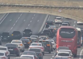 Nasaz avtomobilin yolda qalması nəqliyyat sıxlığının yaranmasına səbəb oldu