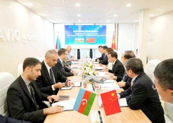 Azərbaycan müdafiə nazirinin müavinləri “Dubay Aviaşou – 2025” sərgisində iştirak ediblər