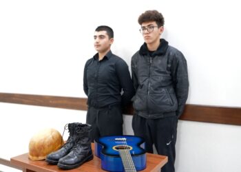 Şəhid məzarlarından oğurluq edən şəxsləri polis saxladı