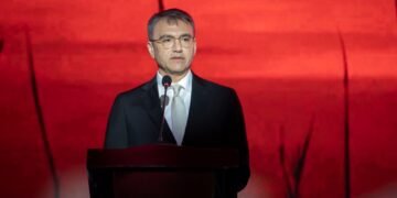 Zakir İbrahimov “Nadir incilər – ipəklə gümüşün harmoniyası” adlı təqdimat mərasimində çıxış edib