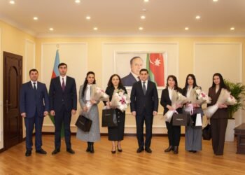 Ədliyyə naziri medalla təltif olunmuş və hakim təyin edilmiş əməkdaşlarla görüşüb