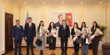 Ədliyyə naziri medalla təltif olunmuş və hakim təyin edilmiş əməkdaşlarla görüşüb