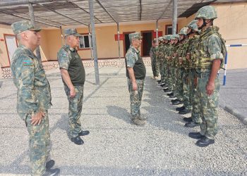 Müdafiə Nazirliyinin rəhbərliyi ƏÜO-nun hərbi hissələrində olub