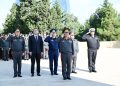 Müdafiə Nazirliyinin rəhbərliyi Şəhidlər xiyabanlarını və Zəfər parkını ziyarət edib