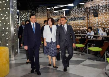 Çinin Baş prokuroru “ASAN xidmət”də(FOTOLAR)